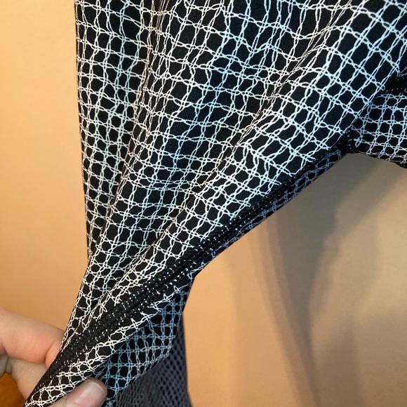 Lululemon black and white tights, size 10, great condition - Picture 5 of 12